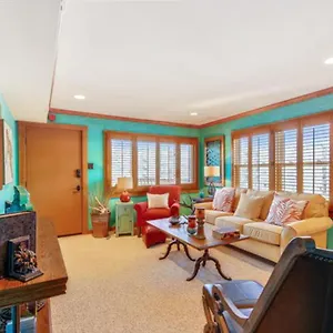 Sea Lofts Apartment